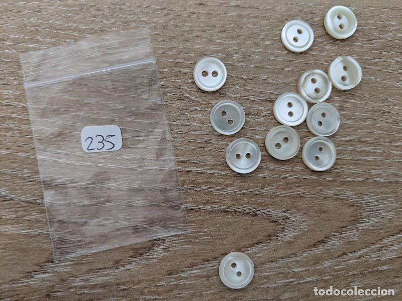 Collectionnisme: 12 BOTONES