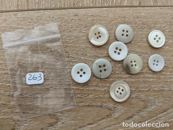 Collecting: 9 BOTONES