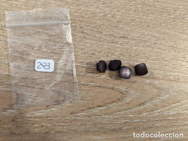 Collecting: 5 BOTONES