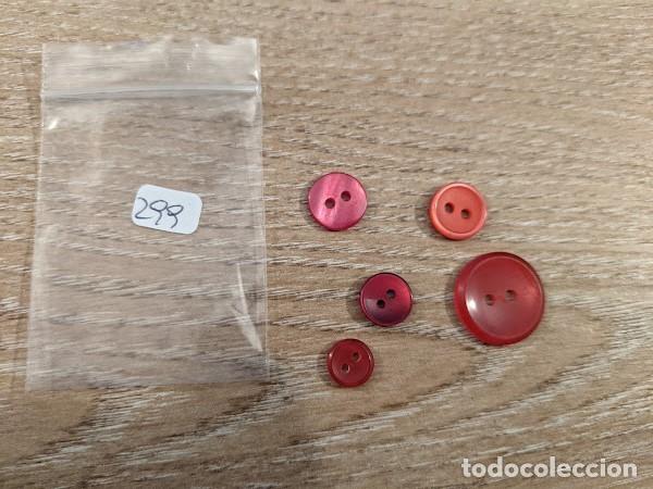 Collecting: 5 BOTONES