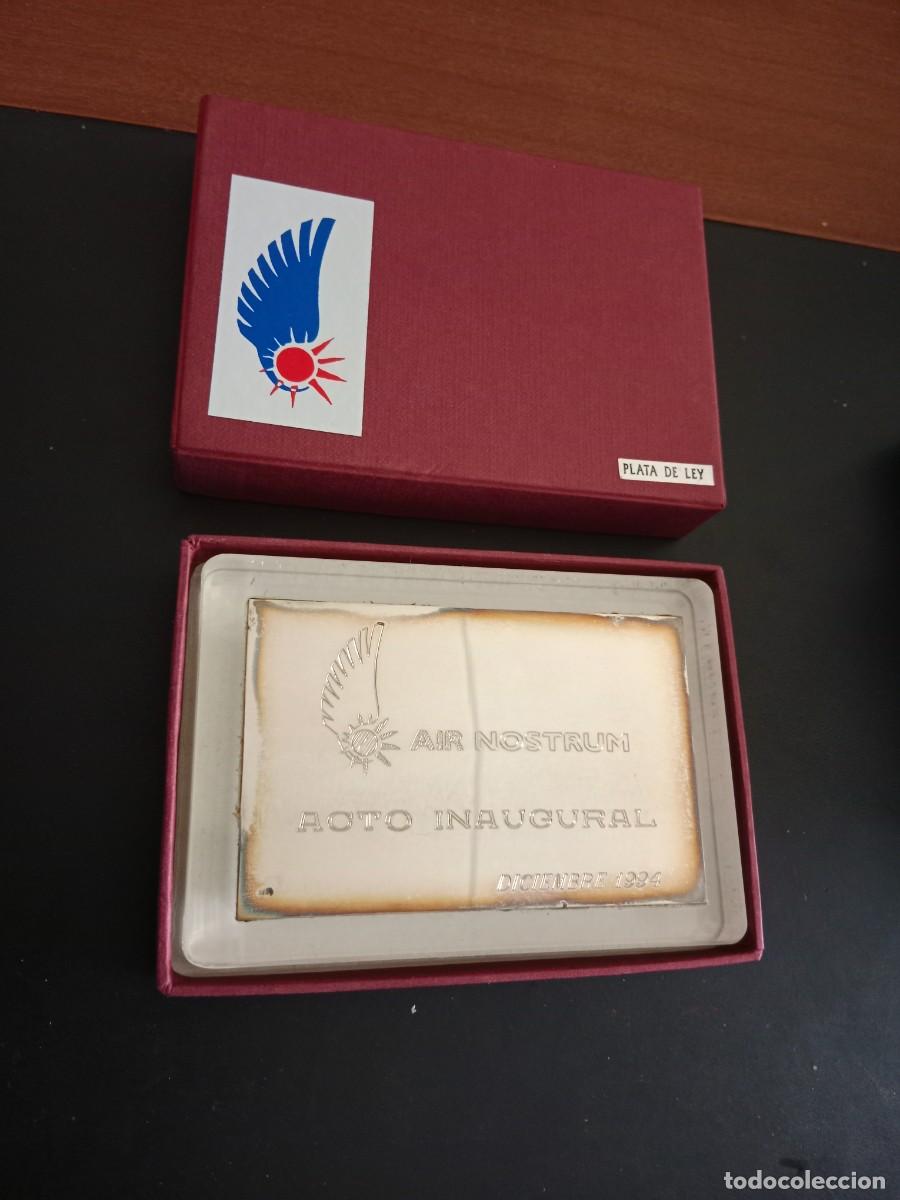 Coleccionismo: PISAPAPELES PLACA DE PLATA - ACTO INAUGURAL / FUNDACIONAL DE AEROLINEAS AIR NOSTRUM - 1994