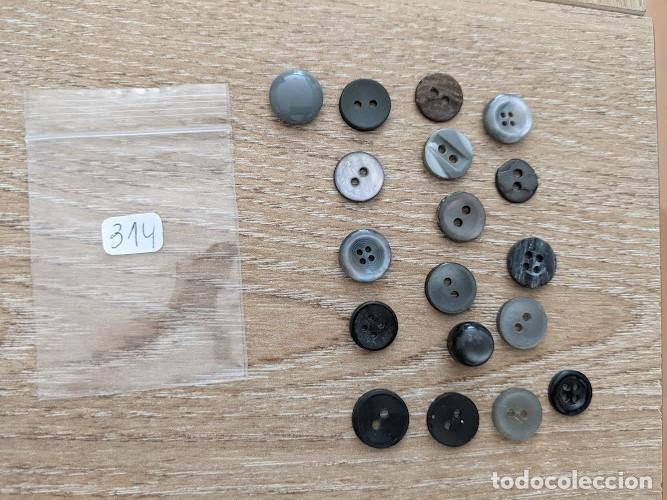 Collecting: 18 BOTONES