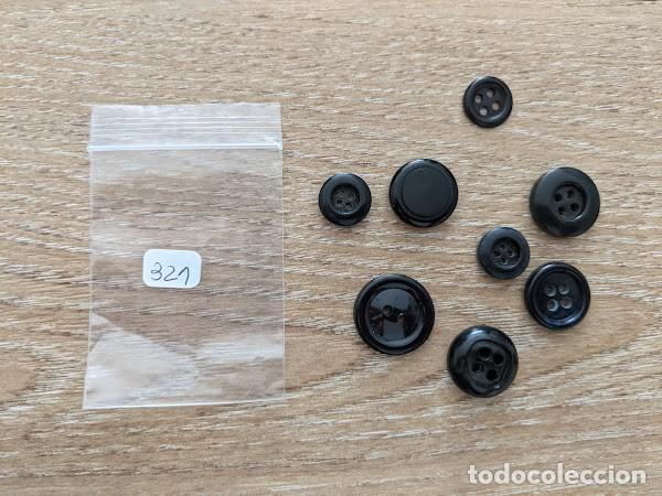 Collecting: 8 BOTONES