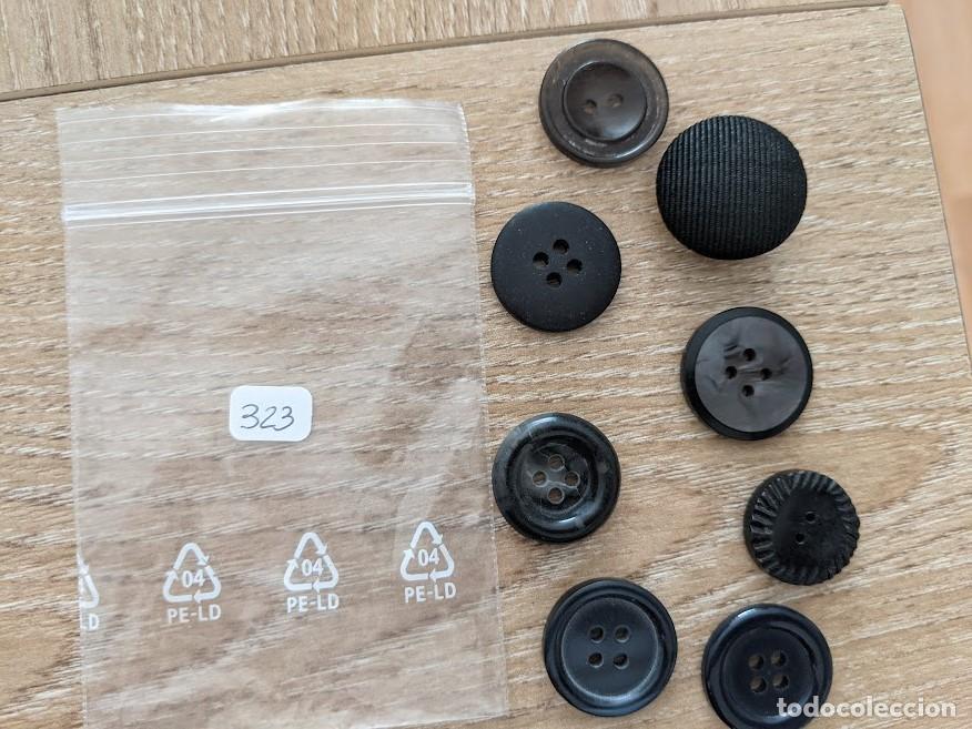 Collecting: 8 BOTONES
