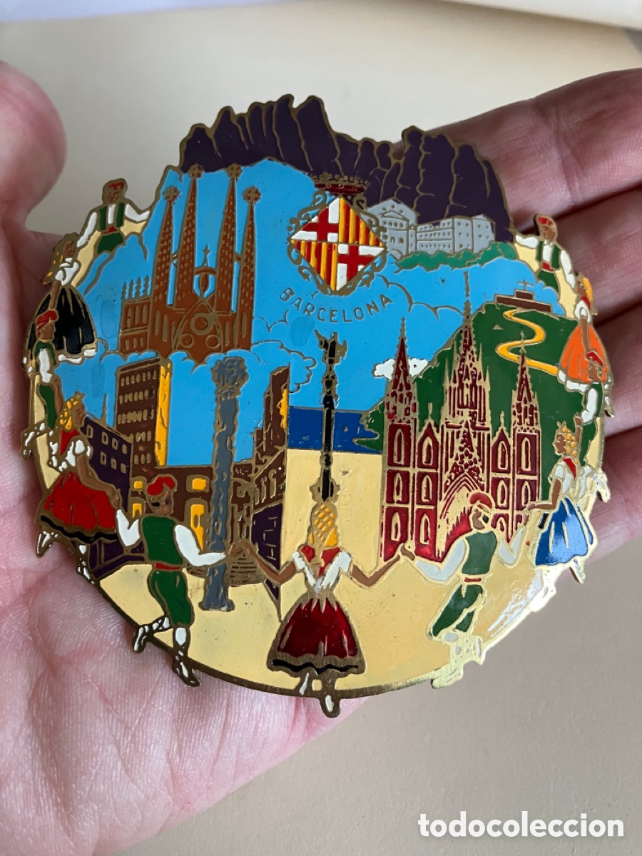 Collezionismo: Insignia Sagrada familia Barcelona