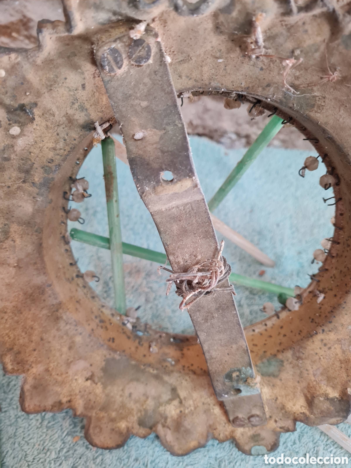 Coleccionismo: Antiguo plaf&oacute;n de bronce - Foto 4