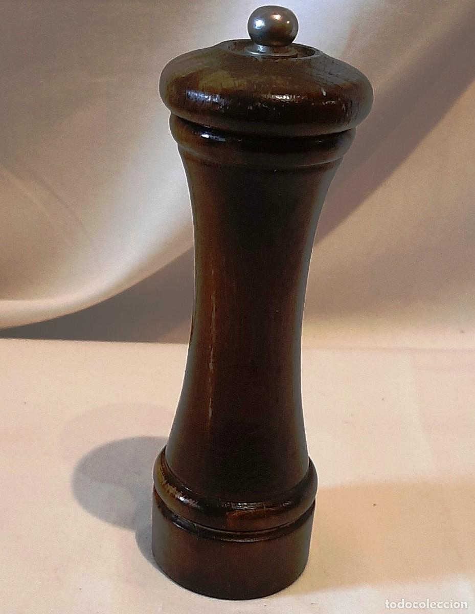 Coleccionismo: Molinillo alargado antiguo de madera. - Foto 3