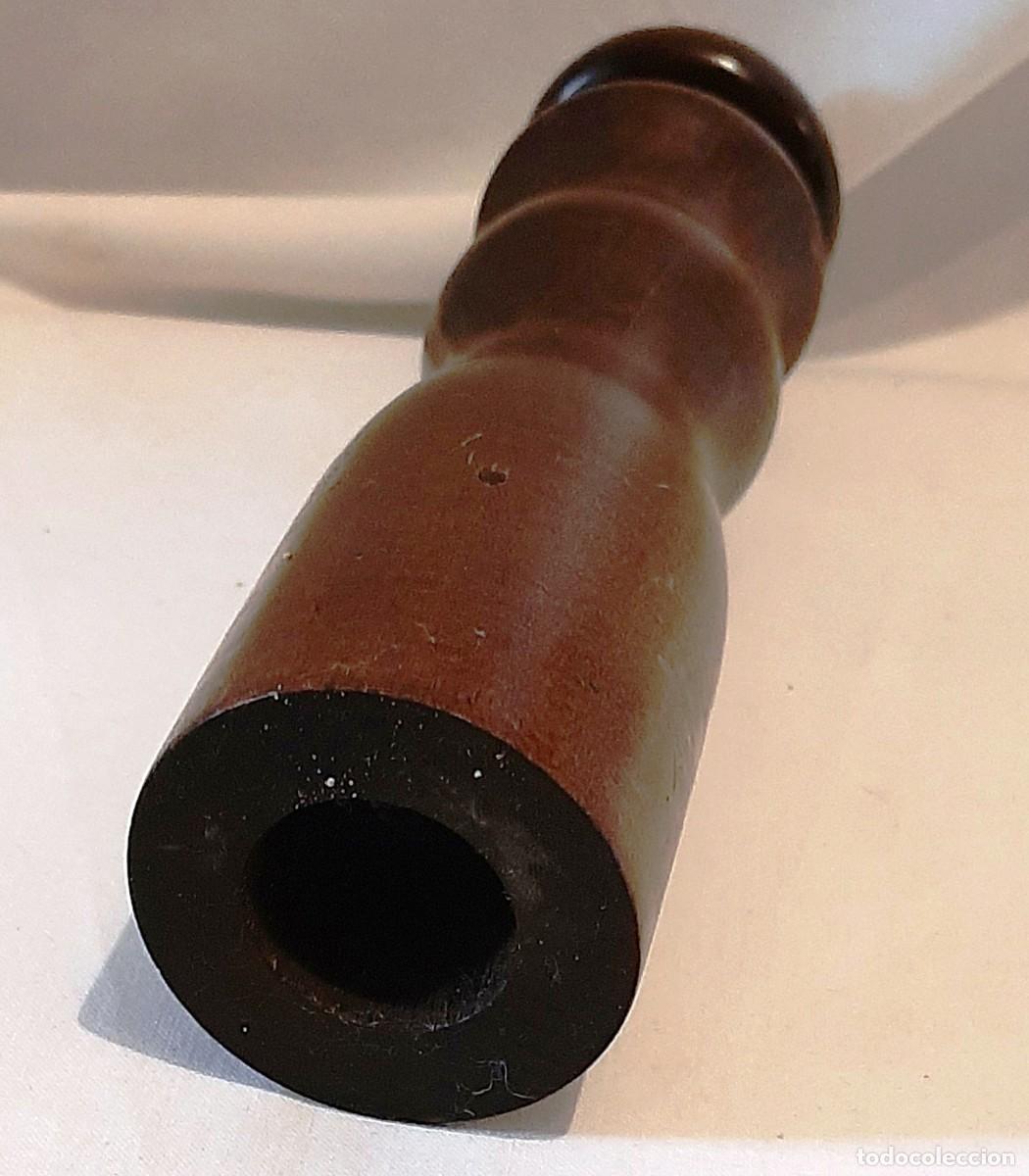 Coleccionismo: Molinillo de golpe antiguo de madera - Foto 3