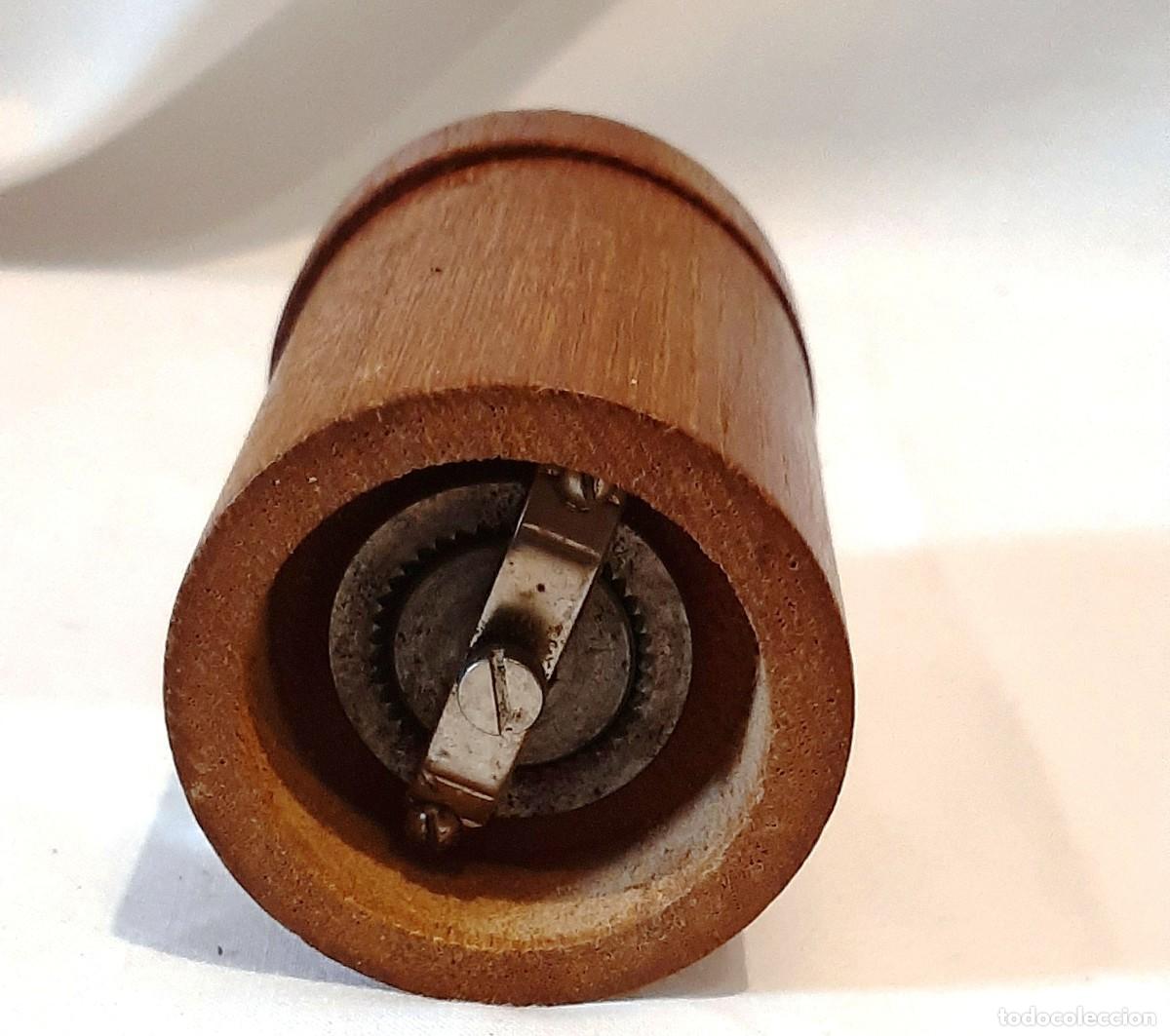 Coleccionismo: Molinillo cilindro antiguo de madera - Foto 4