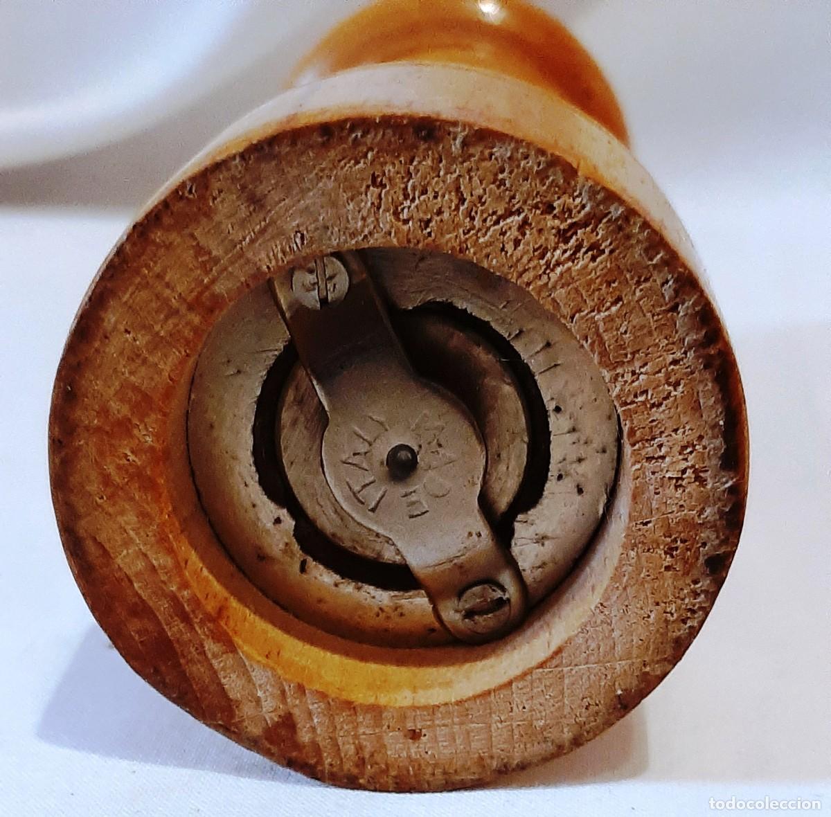 Coleccionismo: Molinillo antiguo de madera. Italia. - Foto 4