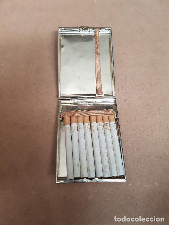 Coleccionismo: PITILLERA ALUMINIO LLENA DE CIGARROS DE EPOCA - Foto 1