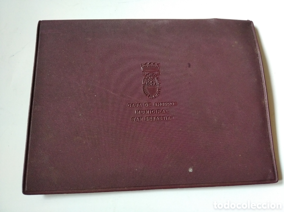 Coleccionismo: Funda pl&aacute;stica para la libreta de la caja de ahorros municipal de San Sebasti&aacute;n