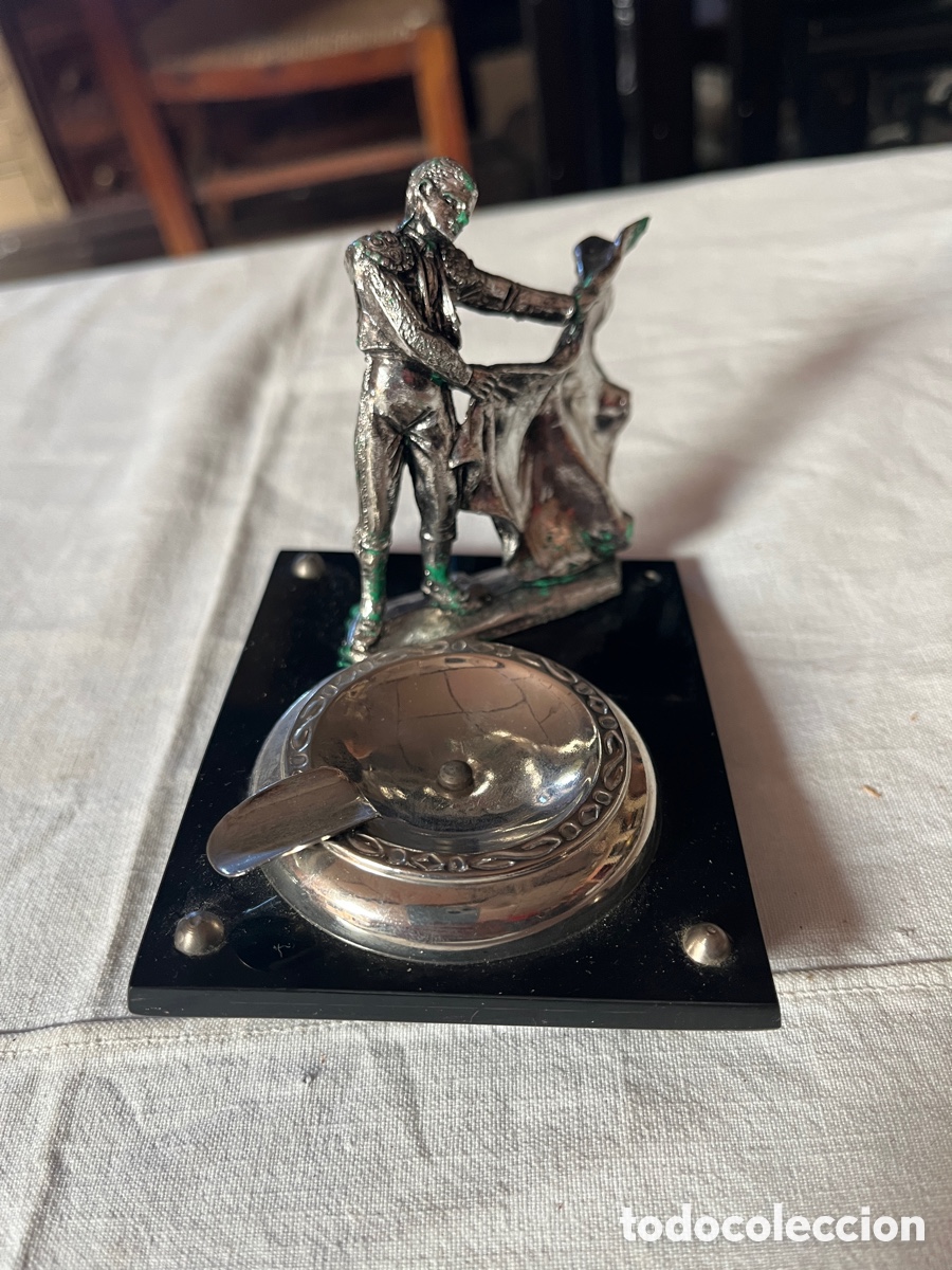 Coleccionismo: CENICERO VINTAGE CON TORERO. MATERIAL PL&Aacute;STICO.