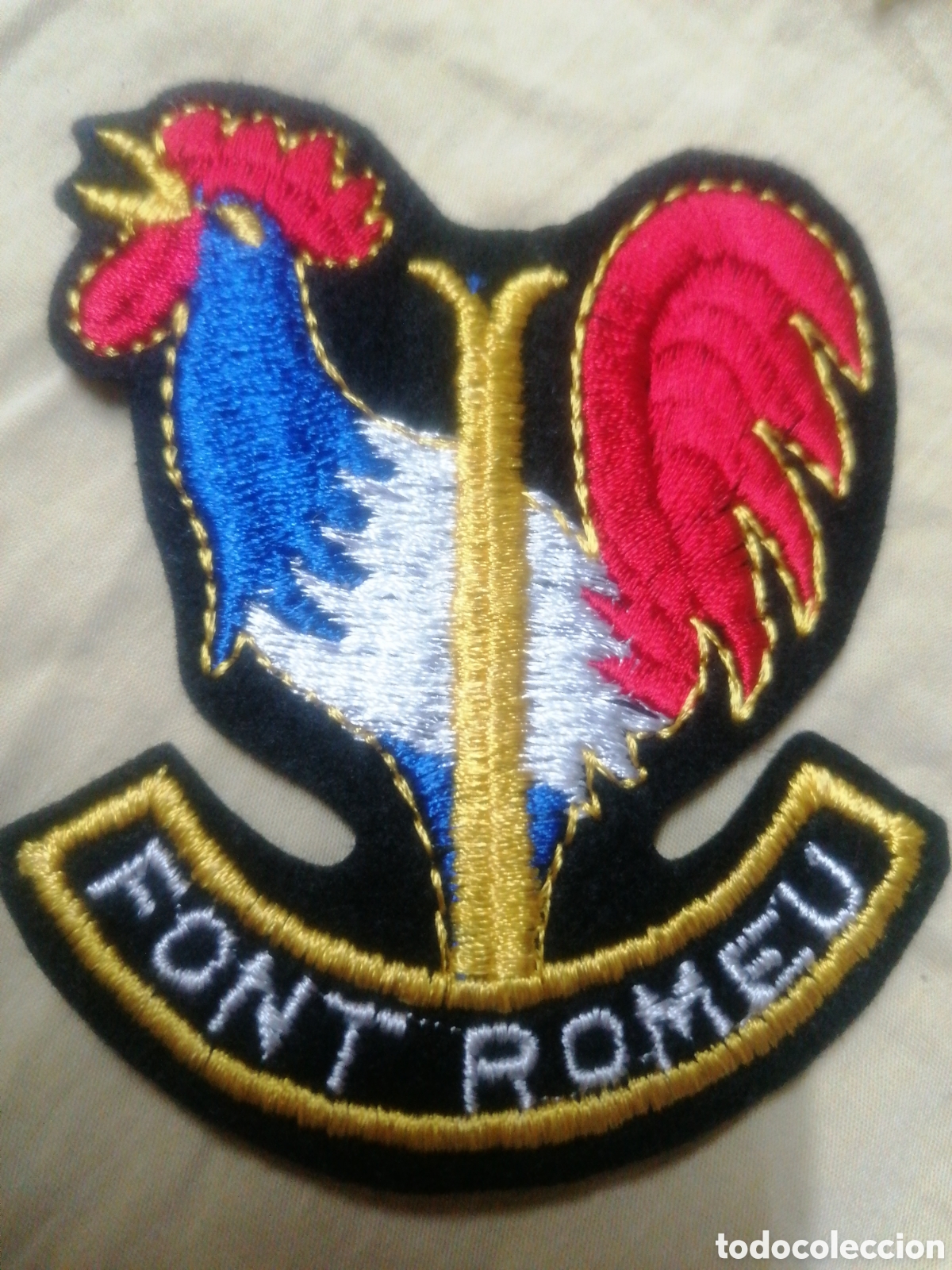 Coleccionismo: Escudo bordado Font Romeu estaci&oacute;n de esqu&iacute; Francia gallo parche