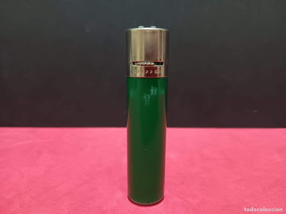 Coleccionismo: antiguo mechero clipper verde oscuro regulador antiguo rosca redonda pulsador de metal