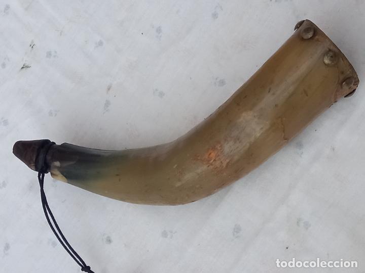 Coleccionismo: CUERNA EN ASTA DE TORO. - Foto 2