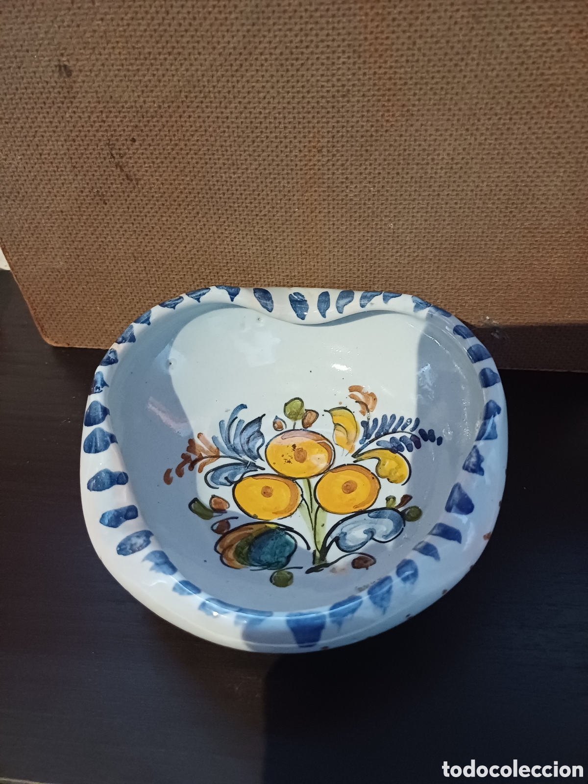 Coleccionismo: Cenicero Ceramica Talavera firmado Alfar El Carmen loza alfareria