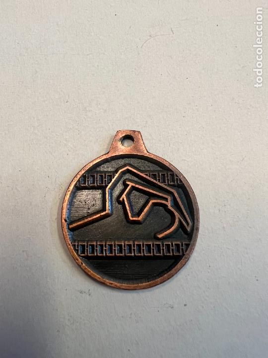 Coleccionismo: MEDALLA NATACI&Oacute;. NADAL 80. DIAMETRO 3,5 CM