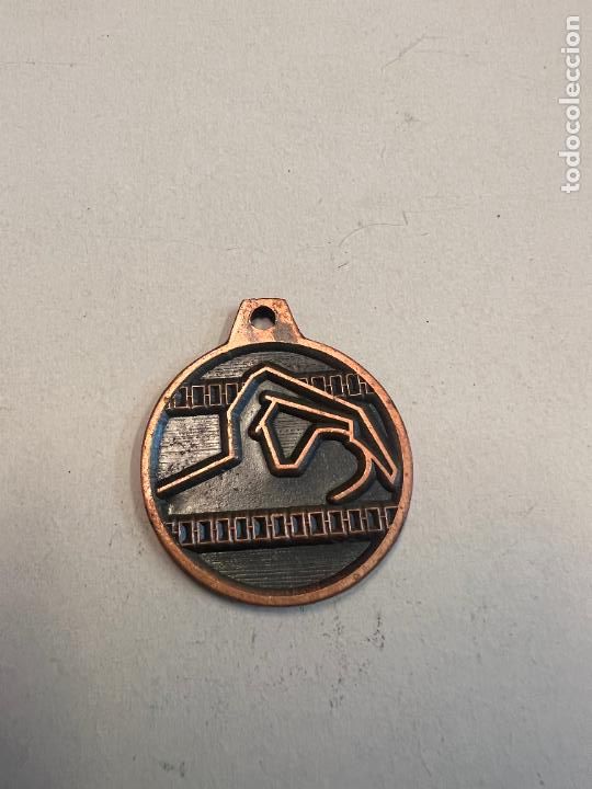 Coleccionismo: MEDALLA NATACI&Oacute;. NADAL 80. DIAMETRO 3,5 CM