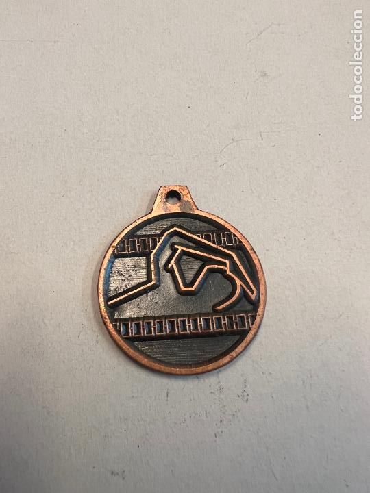 Coleccionismo: MEDALLA NATACI&Oacute;. NADAL 80. DIAMETRO 3,5 CM