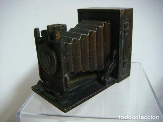 Coleccionismo: SACAPUNTAS FIGURA DE CAMARA DE FOTOS ANTIGUA-CAJ-B- N&ordm;-155