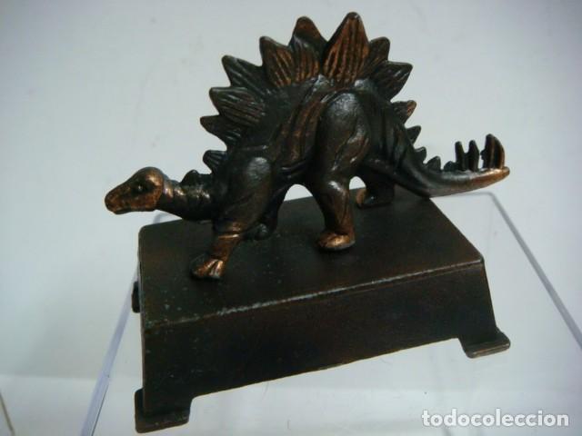 Coleccionismo: SACAPUNTAS FIGURA DE UN DINOSAURIO-CAJ-B- N&ordm;-155