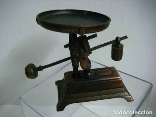 Coleccionismo: SACAPUNTAS FIGURA DE UNA BASCULA-CAJ-B- N&ordm;-155