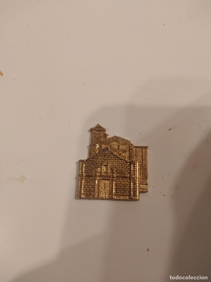 Collecting: C-CEN160 COLECCIONABLE MONUMENTO DE CADIZ METALICO DE DIARIO DE CADIZ EL DE FOTO