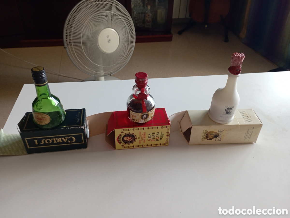 Coleccionismo: 3 peque&ntilde;as botellas de brandy con sus cajas de