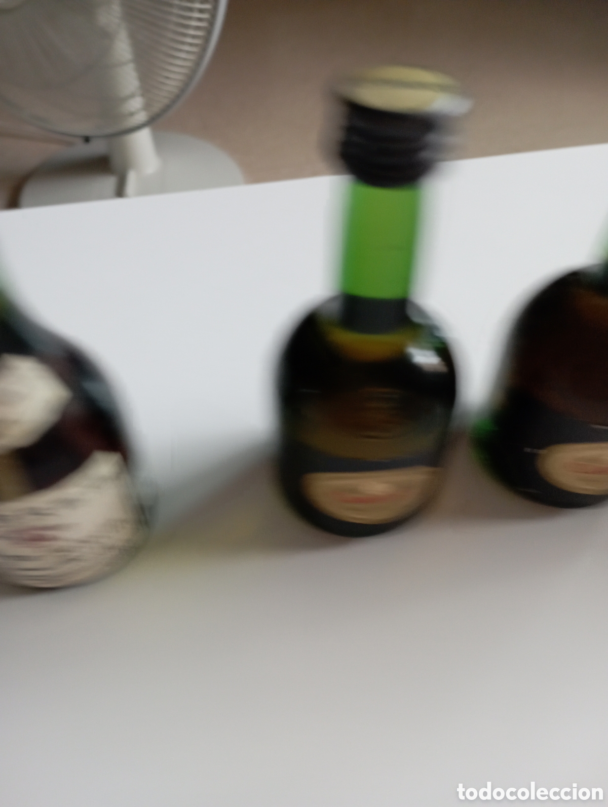 Coleccionismo: 5 peque&ntilde;as botellas de Cognac y Brandy