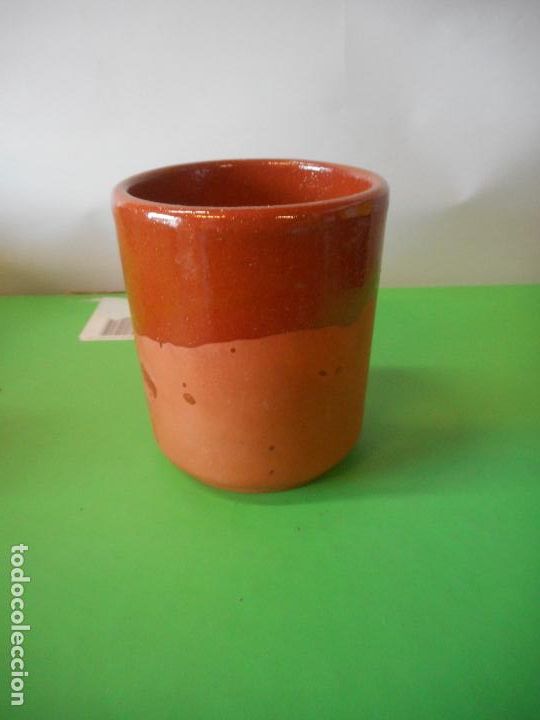 Coleccionismo: BONITO CUENCO. COLOR MARRON. DIAMETRO 8 CM, ALTO 10 CM