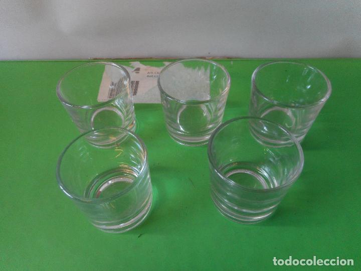 Coleccionismo: BONITO JUEGO DE 5 COPAS. EN CRISTAL. DIAMETRO 5 CM, ALTO 5CM