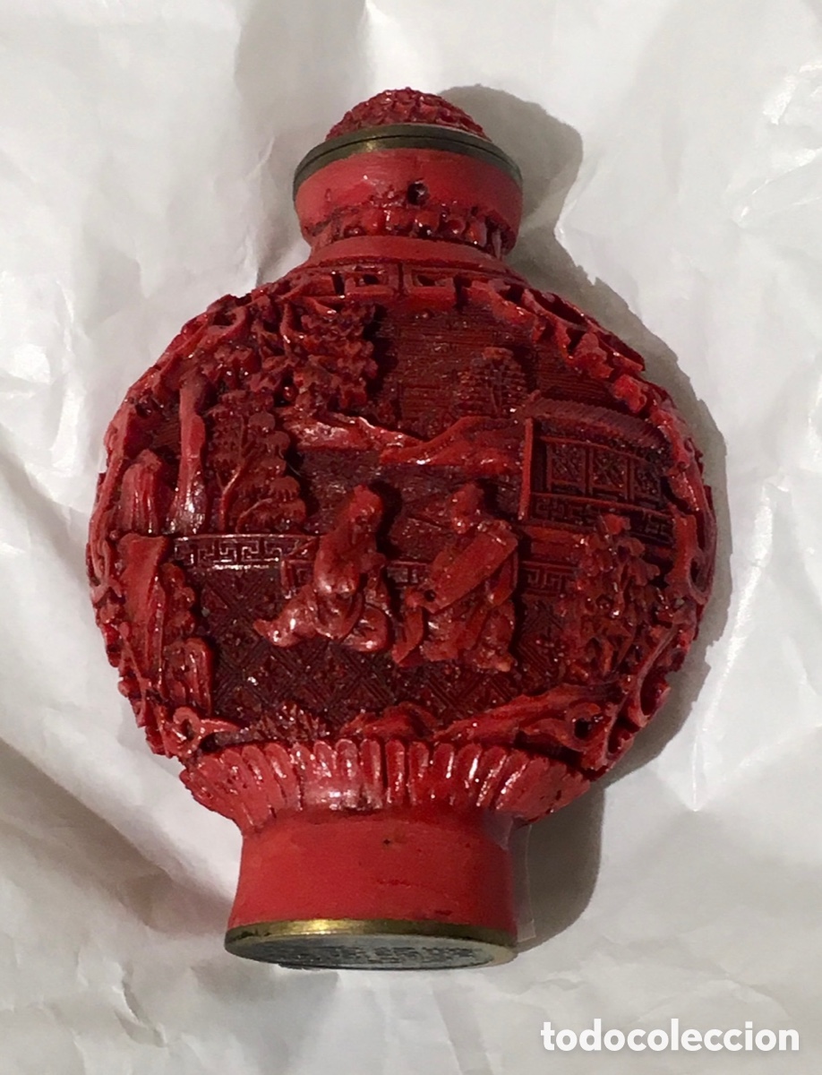 Coleccionismo: Bottle. Botella de rape, tabaco. Tallado chino. Rojo cinabrio.