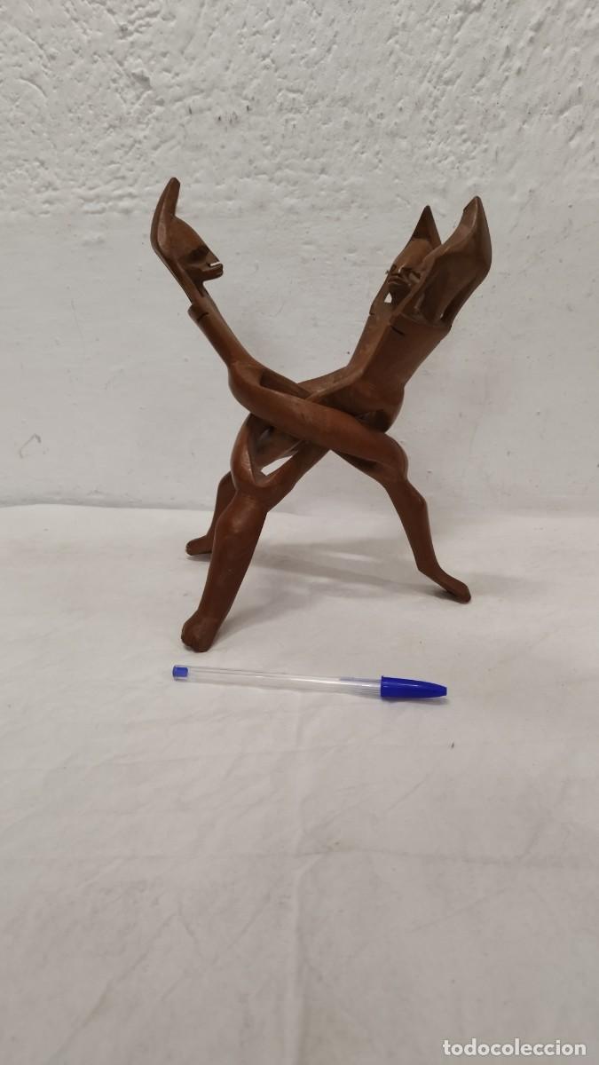 Coleccionismo: Antiguo Soporte de Madera Tallada Africana Para alg&uacute;n Tipo de Mesa