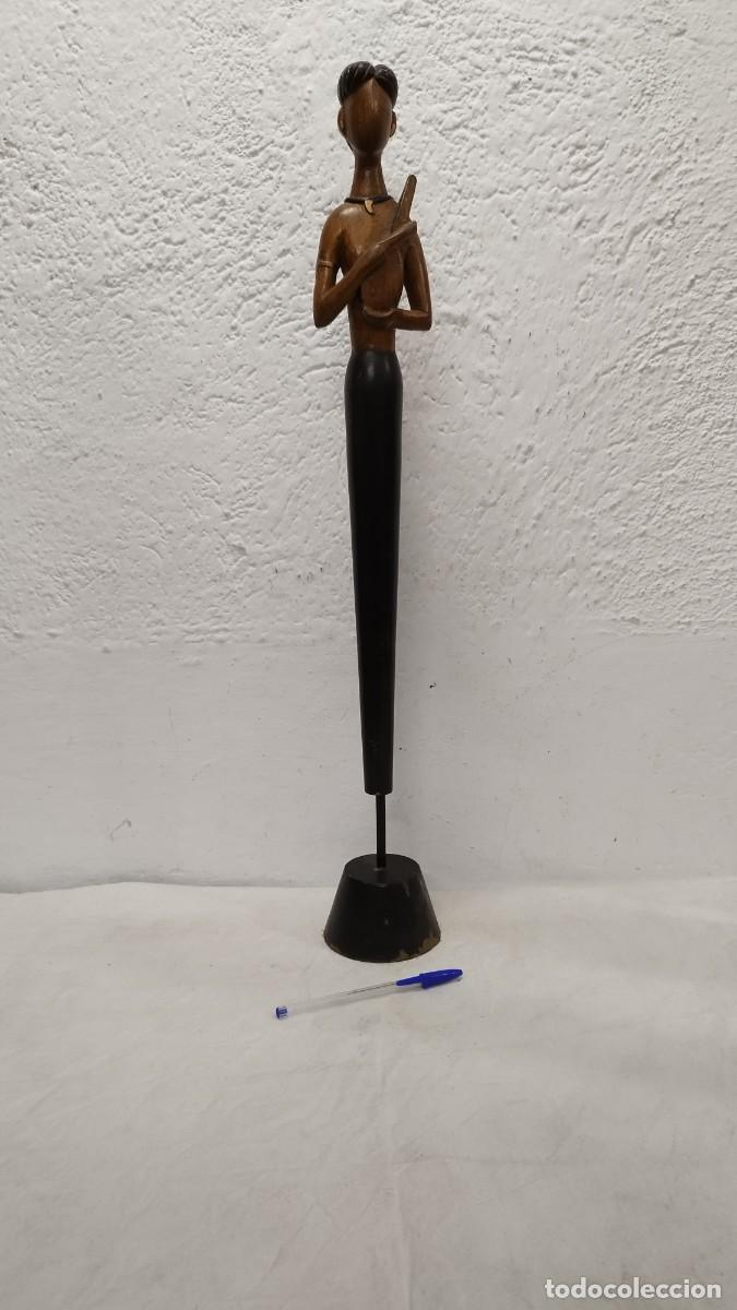 Colecionismo: Antigua Gran Escultura de Madera Tallada con Instrumento Musical falta en una mano