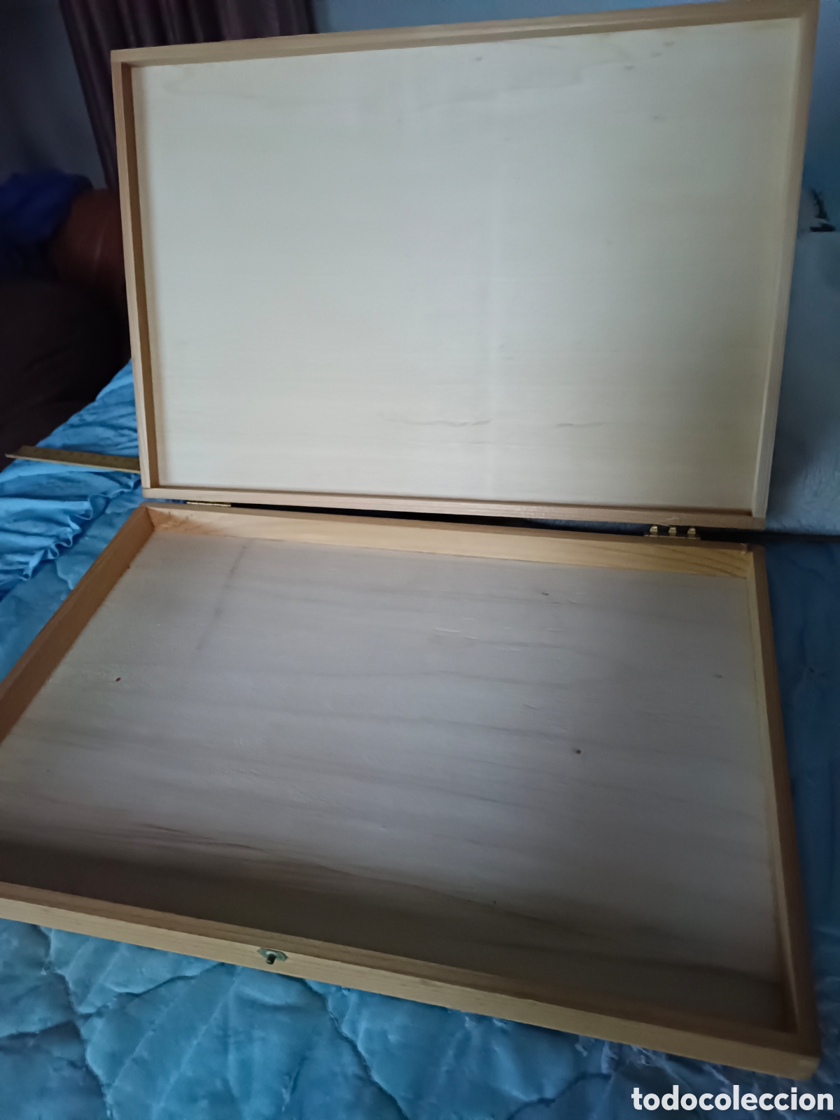 Coleccionismo: Caja vac&iacute;a de madera - Foto 2