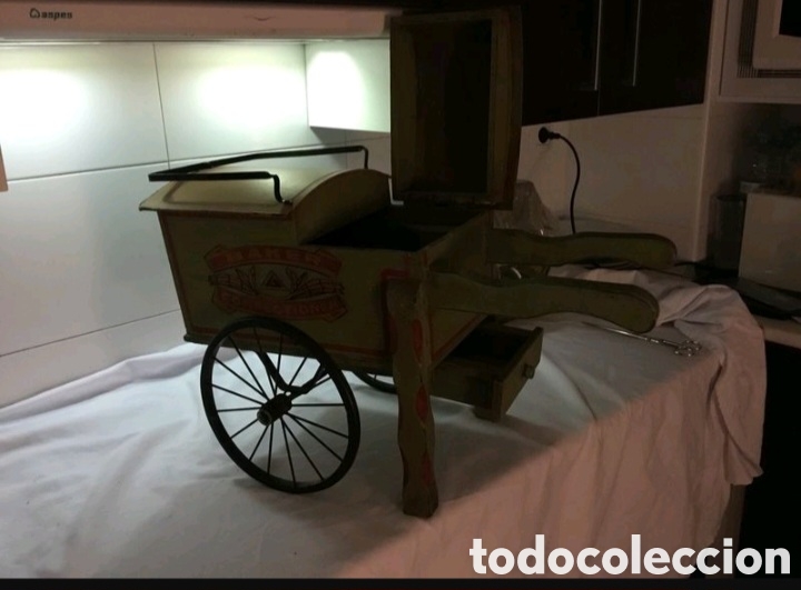 Coleccionismo: Carro de mano madera decorado - Foto 9