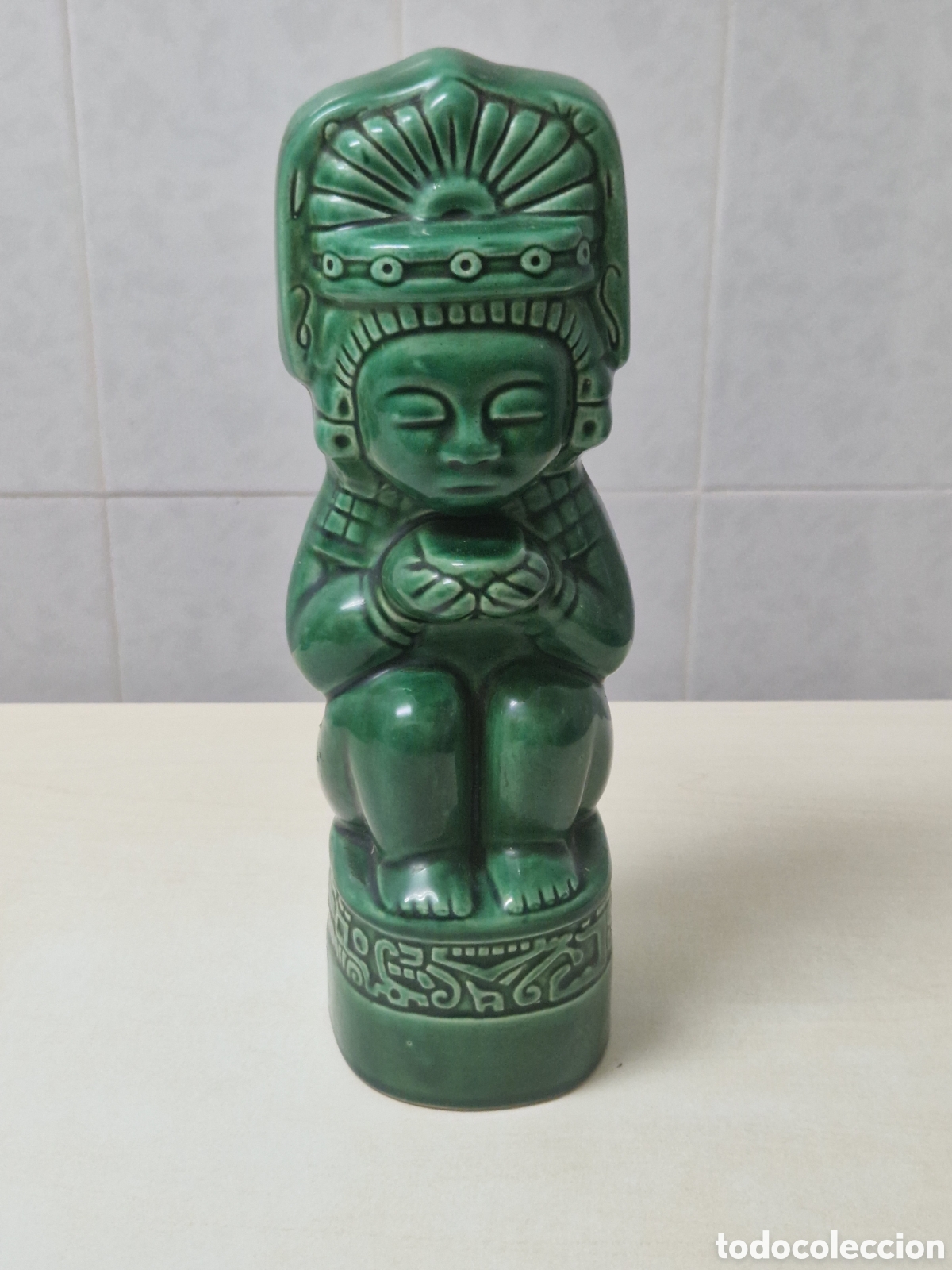 Coleccionismo: BOTELLA DE PORCELANA FIGURA AZTECA - Foto 1