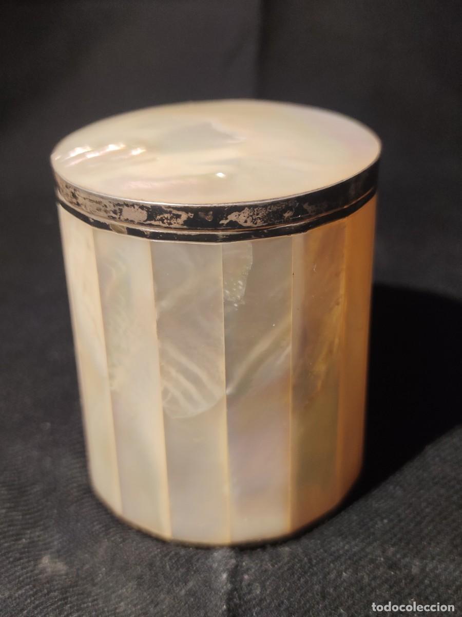 Collecting: BOTE DE NACAR Y PLATA PARA GUARDAR TABACO O JOYAS