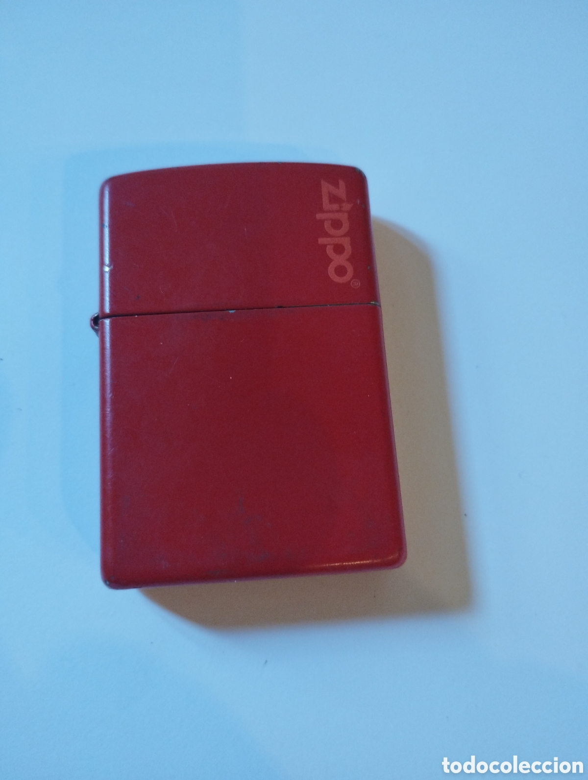 Coleccionismo: Encendedor Zippo de color rojo funciona perfectamente B 02