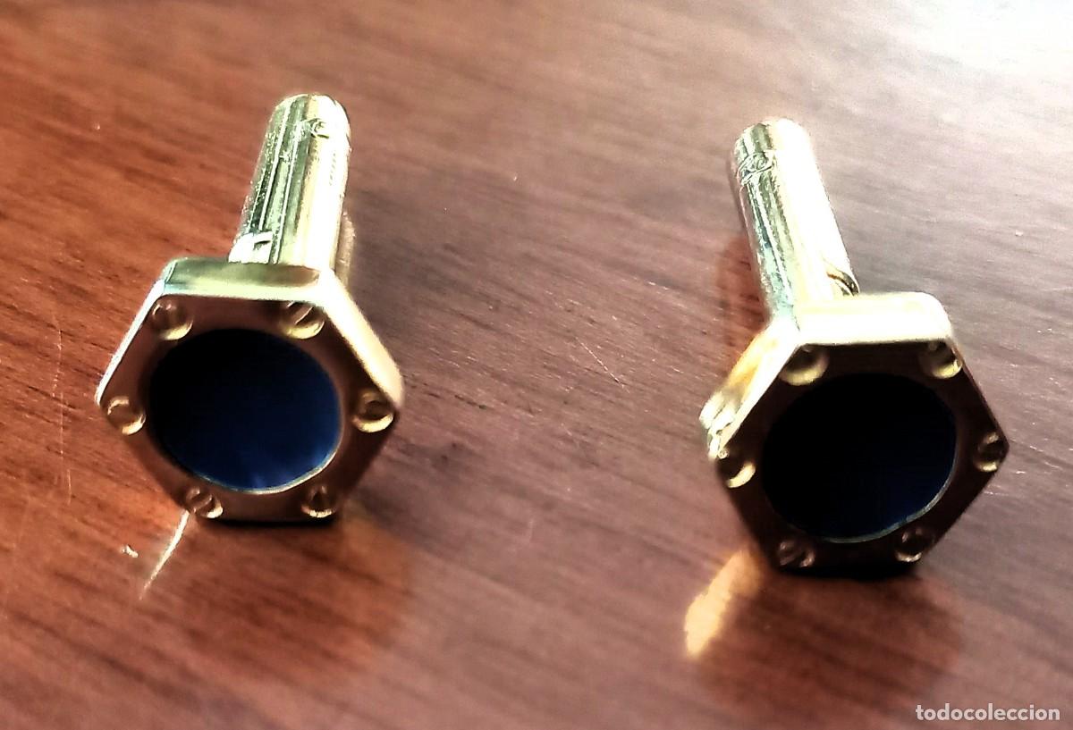 Coleccionismo: GEMELOS METAL DORADO Y ESMALTE AZUL - Foto 2