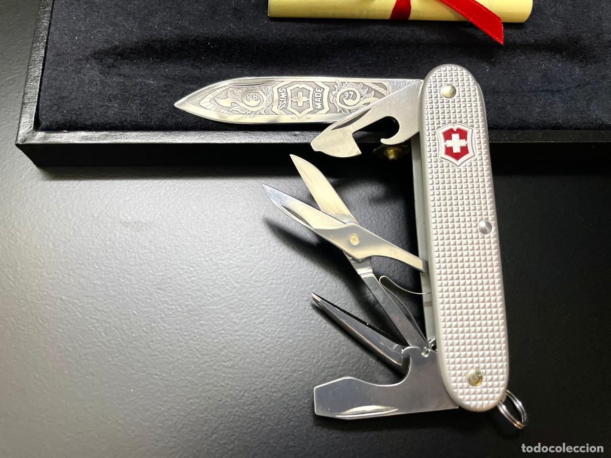 Victorinox SWISS MADE Knife by Miguel Simón