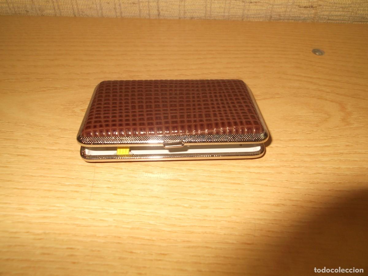 Coleccionismo: Pitillera simil piel marr&oacute;n.Vintage - Foto 2