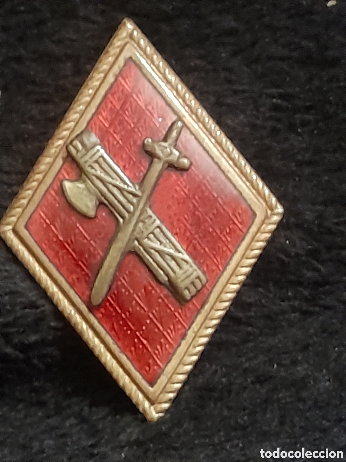 Coleccionismo: Antigua insignia emblema de la Guardia civil, esmaltada mide 50x35 mm