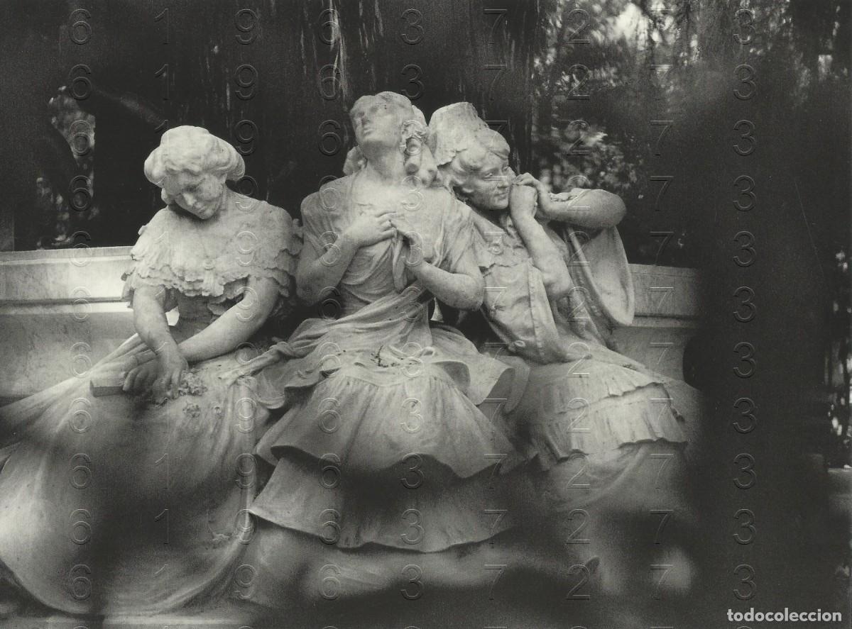 Coleccionismo: GLORIETA DE BECQUER PARQUE MARIA LUISA ALBERTO SCHOMMER LAMINA FOTOGRAFICA SEVILLA 320X300 MM U36