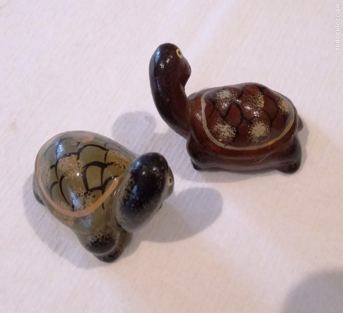Coleccionismo: TORTUGA - PEQUE&Ntilde;A- PAREJA - BARRO/CERAMICA-ESMALTE COLOR ARTESANIA -HUECA-VER FOTOS Y DATOS- 133/134