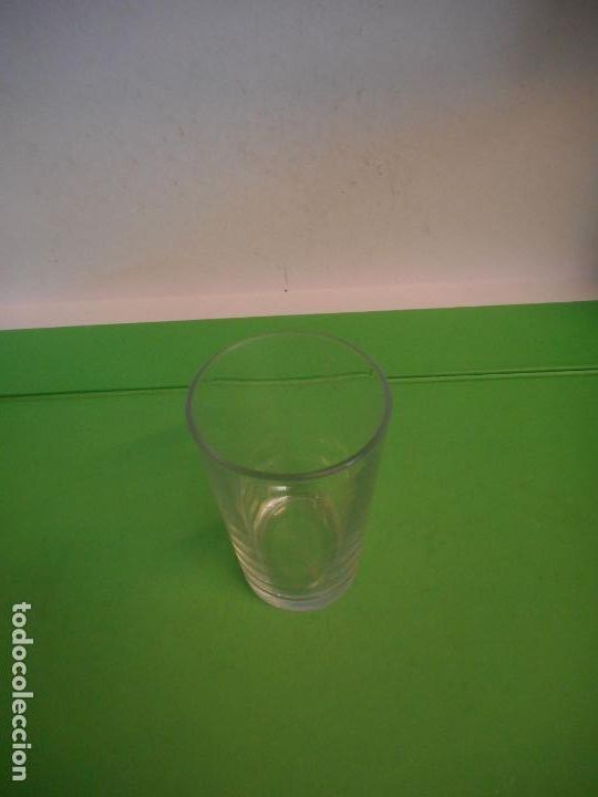 Collectionnisme: PRACTICO VASO. EN CRISTAL. ALTO10,5 CM. DIAMETRO 6,5 CM.