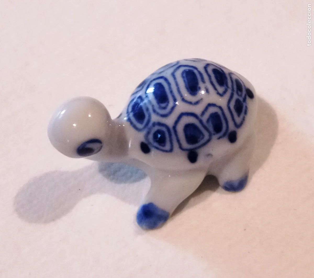 Collecting: TORTUGA -MINIATURA MINI - PORCELANA BLANCA Y COLOR AZUL - HUECA - VER FOTOS Y DATOS - N&ordm; 195