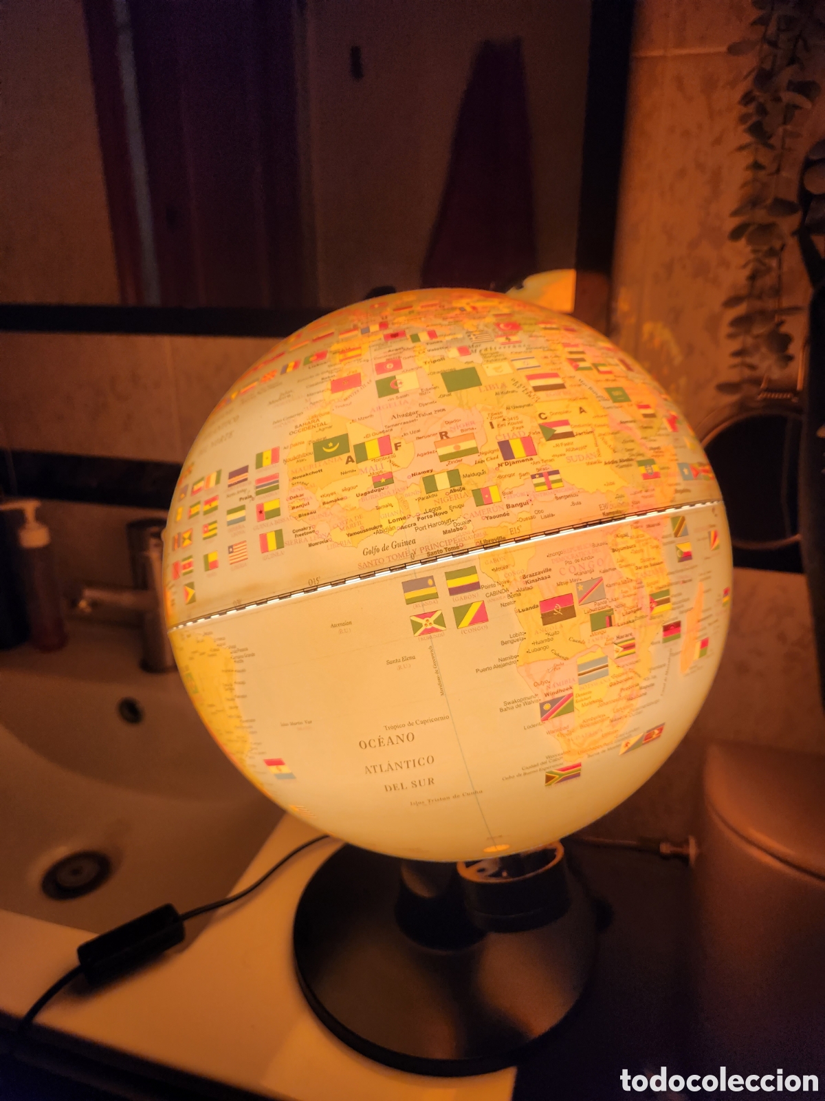 Coleccionismo: BOLA DEL MUNDO CON LUZ - Foto 1