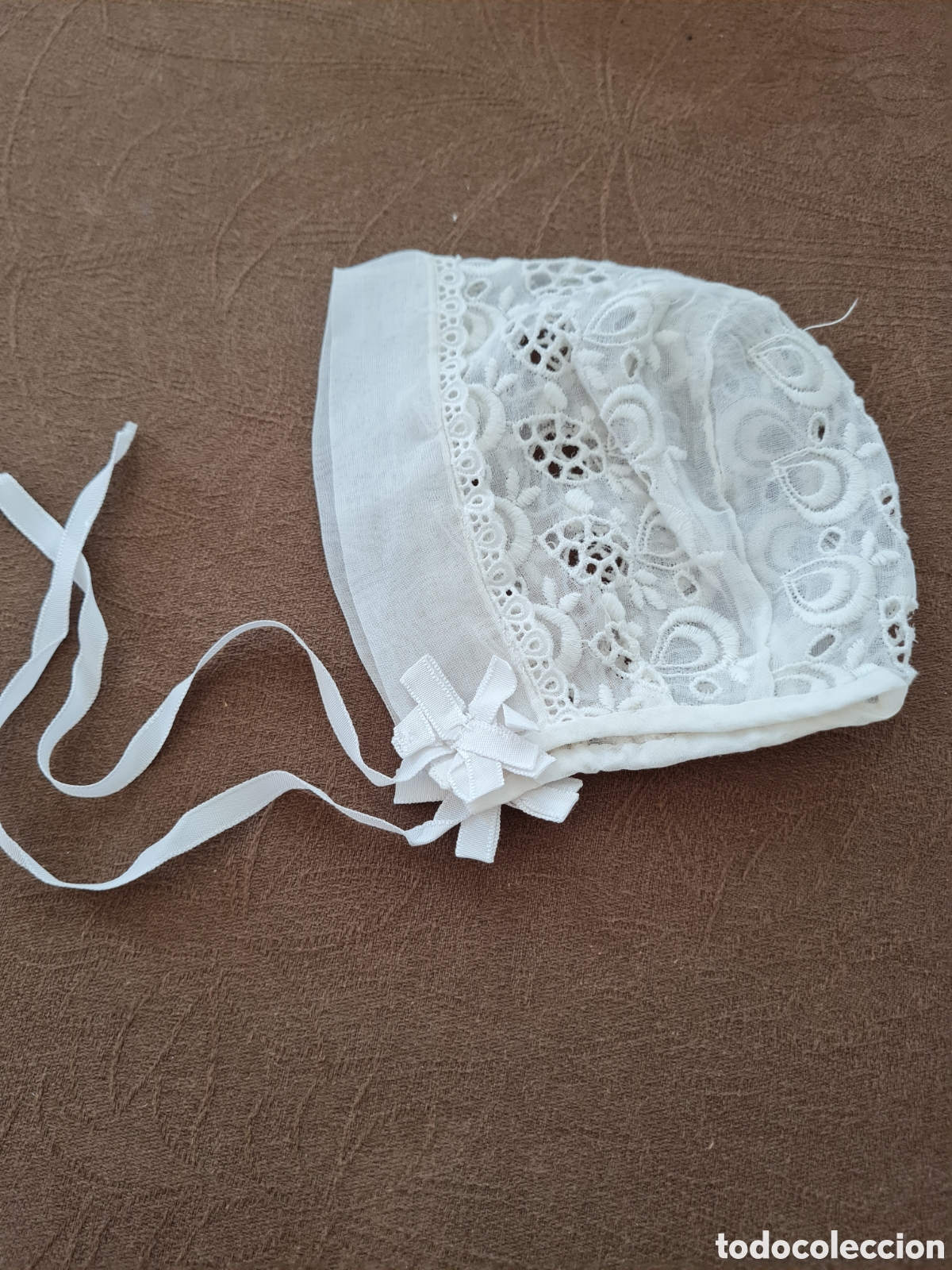 Coleccionismo: Gorro de bautizo bordado antiguo - Foto 2